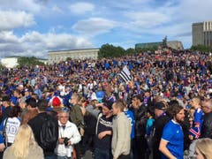 30 Minuten vor Beginn des Viertelfinals gegen Frankreich beim Publick Viewing in Island. (Bild: Marion Loher)