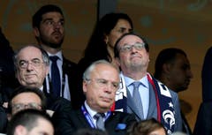 Der Französiche Präsident Francois Hollande auf der Tribüne in Lille. (Bild: Mohamed Messara / Keystone)