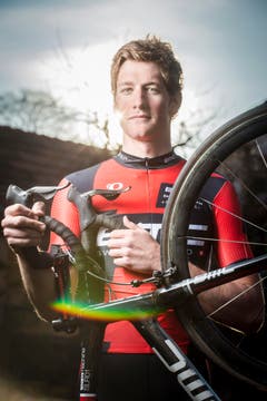 Kategorie Sport: Stefan Küng gibt Gas - und tritt dafür in die Pedale. Der 21-jährige Radrennfahrer aus Wilen bei Wil startet 2015 bei den Profis. (Bild: Benjamin Manser)
