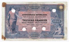 Von der ersten Serie gab es 50er-, 100er-, 500er- und 1000er-Noten. (Bild: Archiv der SNB)