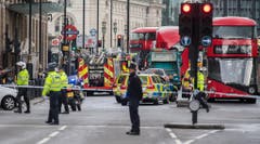 Firearms incident in the Westminister palace grounds and on Westminster Bridge (Bild: Keystone)