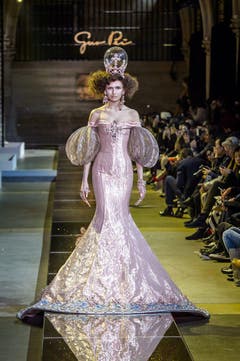 Guo Pei - Runway - Paris Women Fashion Week F/W 2017/18 (Bild: Keystone)