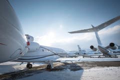 Altenrhein - Flughafen Flugplatz Altenrhein Hohes Verkehrsaufkommen wegen WEF in Davos Zusätzlich ca. 330 Flugzeuge Privatjets (Bild: Ralph Ribi)