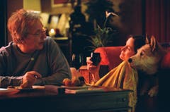 Ein Bild aus "Snow Cake" mit den Hauptdarstellern Alan Rickman, links, and Carrie-Anne Moss. (Bild: Keystone)