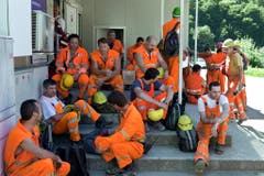 Mineure vor ihrer Schicht. (Bild: MARTIN RUETSCHI (KEYSTONE))