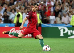 Cristiano Ronaldo traf im Penaltyschiessen für Portugal. (Bild: OLIVER WEIKEN (EPA))