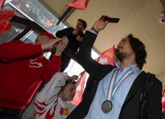Auch Eric Blum macht ein Erinnerungsvideo. (Bild: Keystone)