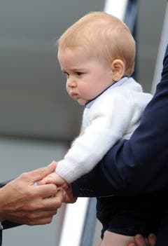 Vor dem Abflug nach Sydney verabschiedet sich Prinz George von den Neuseeländern. (Bild: Keystone)