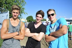 Freunde machen einen auf cool. (Bild: Mario Testa)
