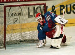 SCH-Goalie Markus Bachschmied musste in der NLA-Saison oft hinter sich greifen. (Bild: Keystone)