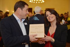 Preisträgerin Mona Vetsch und Jurypräsident David Angst. (Bild: Reto Martin)