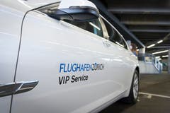 Wichtige Leute, oder solche, die es sich leisten können, werden mit einem eigenen VIP-Service abgeholt. (Bild: Ralph Ribi)