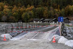 Die abgesperrte Notbrücke. (Bild: KEYSTONE/Gian Ehrenzeller)