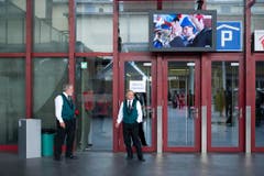 Das grosse Warten auf den Auftritt. (Bild: Michel Canonica)