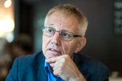 Hanspeter Trütsch, Bundeshaus-Journalist SRF: Die Wünsche mögen mit Blick auf die Weltlage kleinkariert und zynisch erscheinen. Was not tut: endlich mehr Selbstbewusstsein, Selbstvertrauen und eine regionale Identität. Das Nein zum Klanghaus und das Nein zur Expo sind Ausdruck einer schmörzeligen Rappenspalter- und Schifflisticker-Mentalität. Will die Ostschweiz im Wettbewerb der Regionen eine Rolle spielen, braucht es «Leuchttürme». Olma und Bratwurst sind definitiv zu wenig. Positionieren wir die Ostschweiz als Marke: selbstbewusst, eigenständig, traditionell,kreativ, innovativ, lebens- und liebenswert. Meine Vision: An der Ostschweiz kommt man nicht vorbei. (Bild: Archiv)