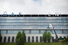 St. Gallen - AFG ARENA Schriftzug wird demontiert (Bild: Ralph Ribi)