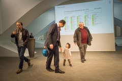 Marc Mächler mit seiner jüngsten Tochter. (Bild: Michel Canonica)