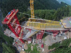 Täfers - Taminabrücke im Bau (Bild: Ralph Ribi)