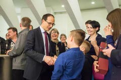 Marc Mächler nimmt Gratulationen entgegen. (Bild: Michel Canonica)