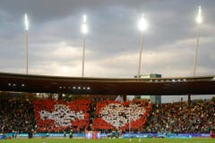 Schöne Choreo der Zuschauer während der Eröffnungsfeier. (Bild: Keystone)