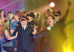 Grosser Jubel bei der Heilsarmee: Sie wird mit dem Song «You and Me» die Schweiz in Malmö vertreten. (Bild: Keystone)