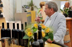 Degustieren gehört zu der Messe. (Bild: Reto Martin)