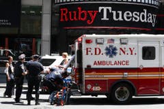 Vehicle strikes pedestrians in Times Square (Bild: Keystone)
