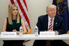 Ivanka und Donald Trump in Aston. (Bild: Keystone)