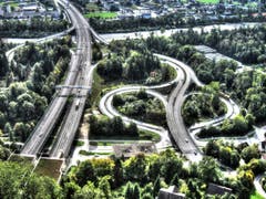Strassenwirrwarr vor dem Pfändertunnel. (Bild: Toni Sieber)