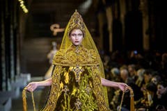 Guo Pei - Runway - Paris Women Fashion Week F/W 2017/18 (Bild: Keystone)