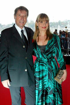 Der stolze Vater mit seiner Tochter Jenny Jürgens auf dem Roten Teppich am 29. April 2006 im Konzertsaal des KKL in Luzern. (Bild: Keystone)