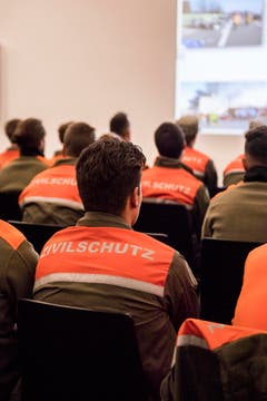 Zivilschützer absolvieren im Neubau ihren zweiwöchigen Grundkurs. (Bild: Thi My Lien Nguyen)