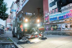 G20-Gipfel - Reinigungsarbeiten im Schanzenviertel (Bild: Keystone)