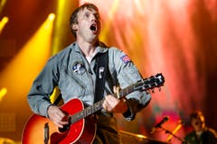 Sososo. Wer hätte das gedacht: Schmusesänger James Blunt will 120 Flaschen Bier, vier Flaschen Wodka, drei Flaschen Weisswein und zwei Flaschen Champagner. (Bild: Keystone)