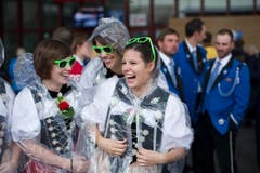 Diese drei Frauen liessen sich den Spass vom Hudelwetter nicht verderben. (Bild: Michel Canonica)