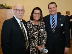 Politiker mit Ehefrau: Bruno und Maja Lüscher mit Roland Eberle. (Bild: Reto Martin)