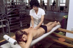 Nach dem Training gibts eine wohlverdiente Massage. (Bild: Keystone)