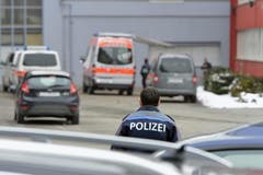 Mehrere Blaulichtorganisationen waren im Einsatz. (Bild: Keystone)