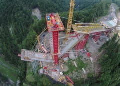 Täfers - Taminabrücke im Bau (Bild: Ralph Ribi)