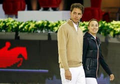 2010 heiratet Martina Hingis den sechs Jahre jüngeren französischen Springreiter Thibault Hutin. Im Januar 2013 trennt sich das Paar. (Bild: Keystone)