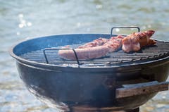 Zu einem tollen Sommer gehört auch das Grillieren. (Bild: Andrea Stalder)