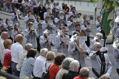 Mit lüpfigen Melodien durch die Stadt. (Bild: Hanspeter Schiess)