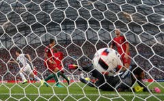 Ein Tor in der zweiten Minute: Polen schoss das erste Goal im Viertelfinal. (Bild: Keystone)
