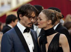 Johnny Depp und Vanessa Paradis an den Academy Awards vom 27. Februar 2005 in Los Angeles. (Bild: Keystone)