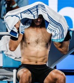 epa05758551 Rafael Nadal of Spain in action against Roger Federer of Switzerland during their Men's Singles final match at the Australian Open Grand Slam tennis tournament in Melbourne, Victoria, Australia, 29 January 2017. EPA/MADE NAGI (Bild: MADE NAGI)