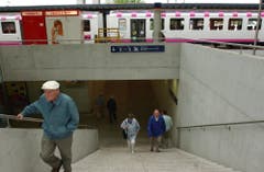 Nach langer Bauzeit wird die neue Unterführung im Jahr 2002 eröffnet. (Bild: Susann Basler (25. Mai 2002))
