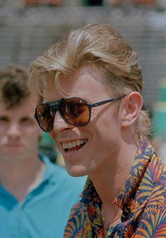 In den 1980er-Jahren war David Bowie einer der Wegbereiter der neuen Popmusik - und feierte damit grosse Chartserfolge (Aufnahme von 1987). (Bild: Keystone)