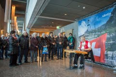 Hackbrettist Werner Alder spielt ein Ständchen für die Gäste. (Bild: Urs Bucher)