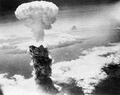 Bild von der Atombombe über Nagasaki vom 9. August. (Bild: Keystone)