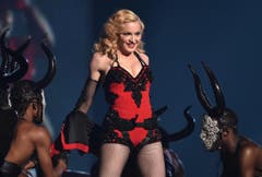 Madonna setzt sich verschiedenen Angaben zufolge nur auf noch nie benutzte Toilettenbrillen. Und sie trinkt ausschliesslich Kabbala-Wasser. (Bild: Keystone)
